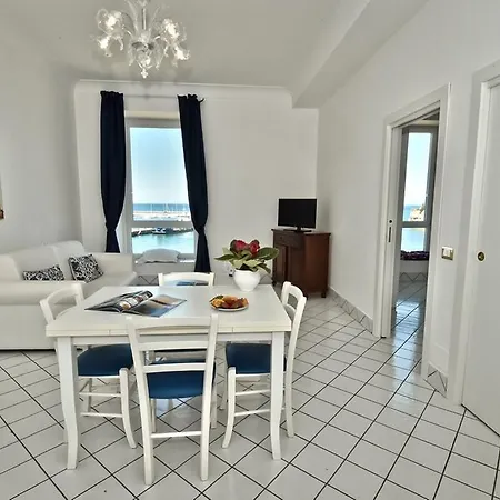 Palazzo Dogana 2*